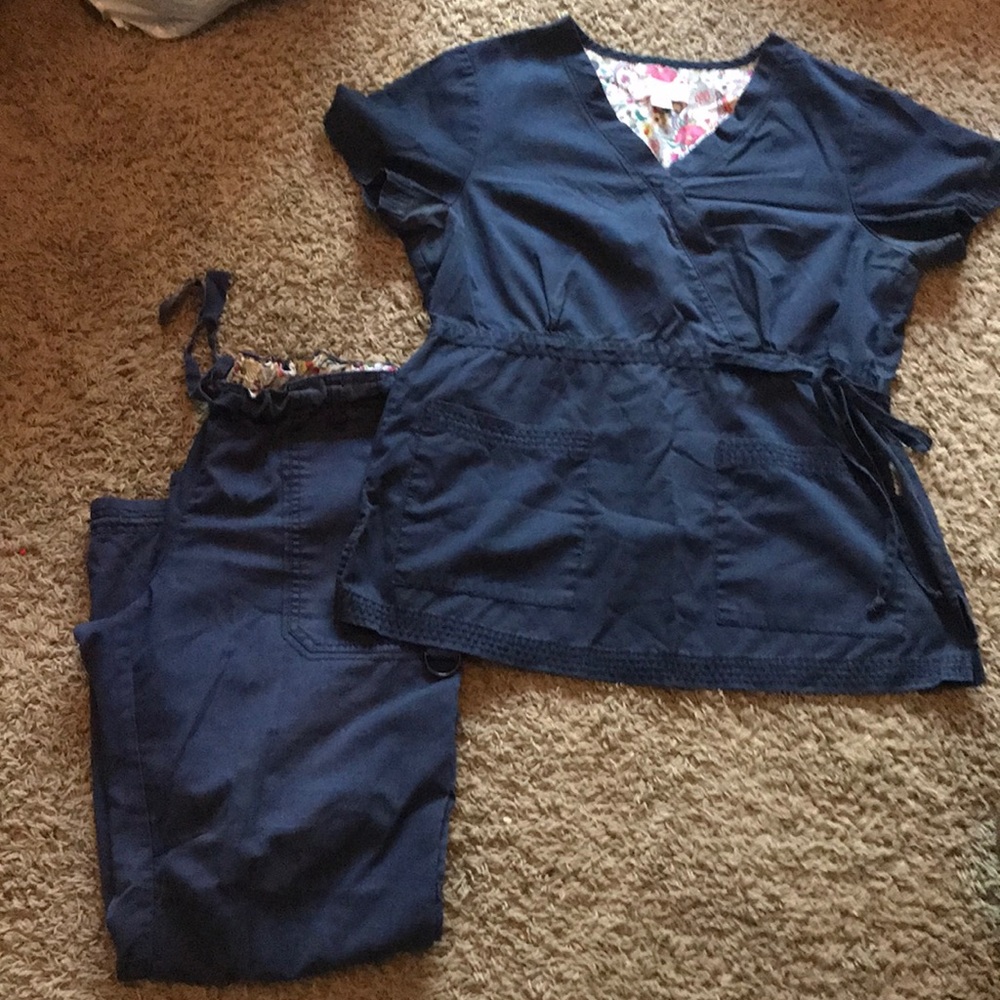 Koi scrub set